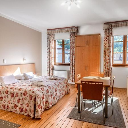 Hotel Galant Mikulov Ngoại thất bức ảnh