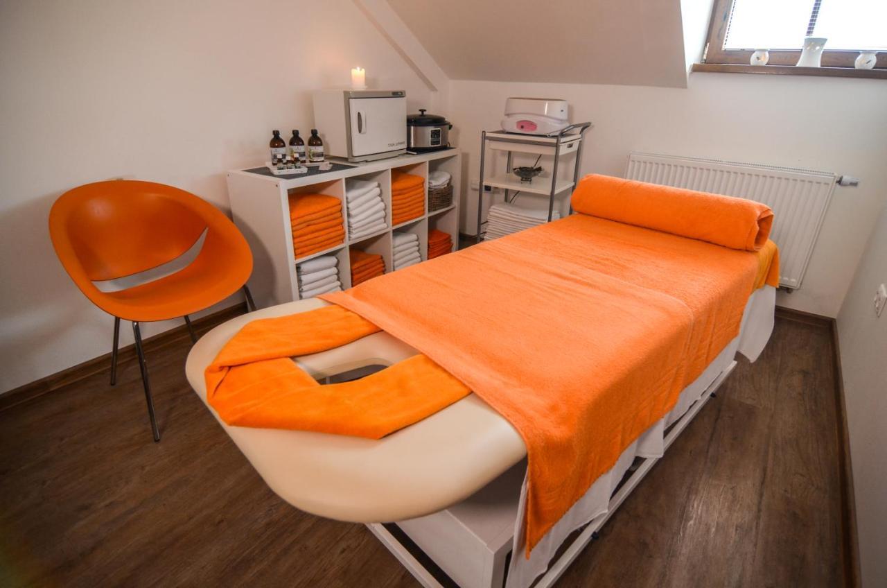 Hotel Galant Mikulov Ngoại thất bức ảnh