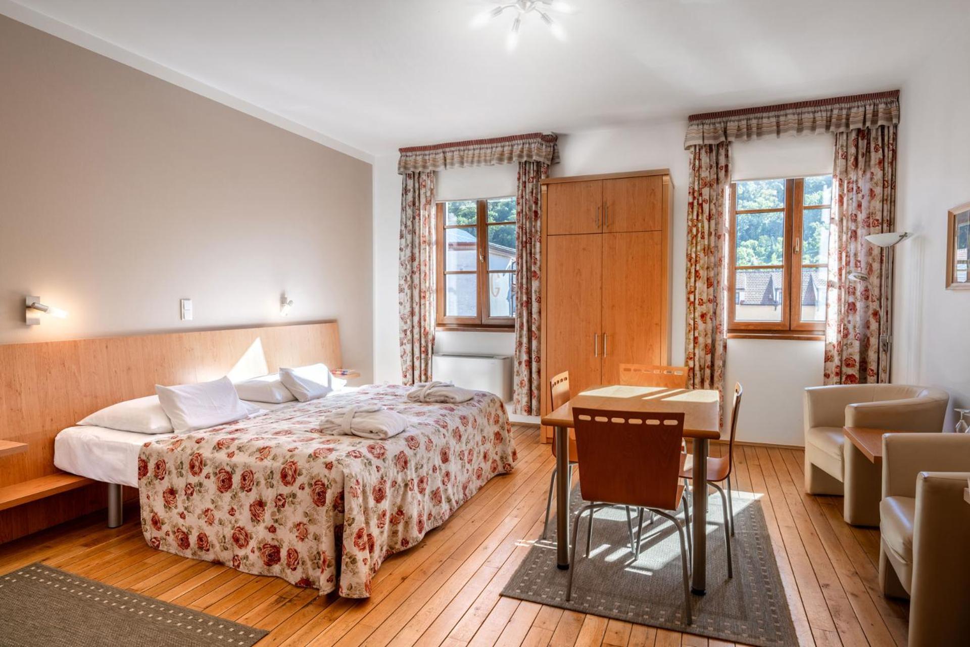 Hotel Galant Mikulov Ngoại thất bức ảnh