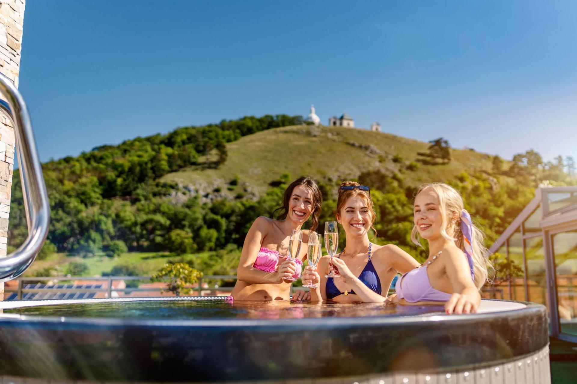 Hotel Galant Mikulov Ngoại thất bức ảnh