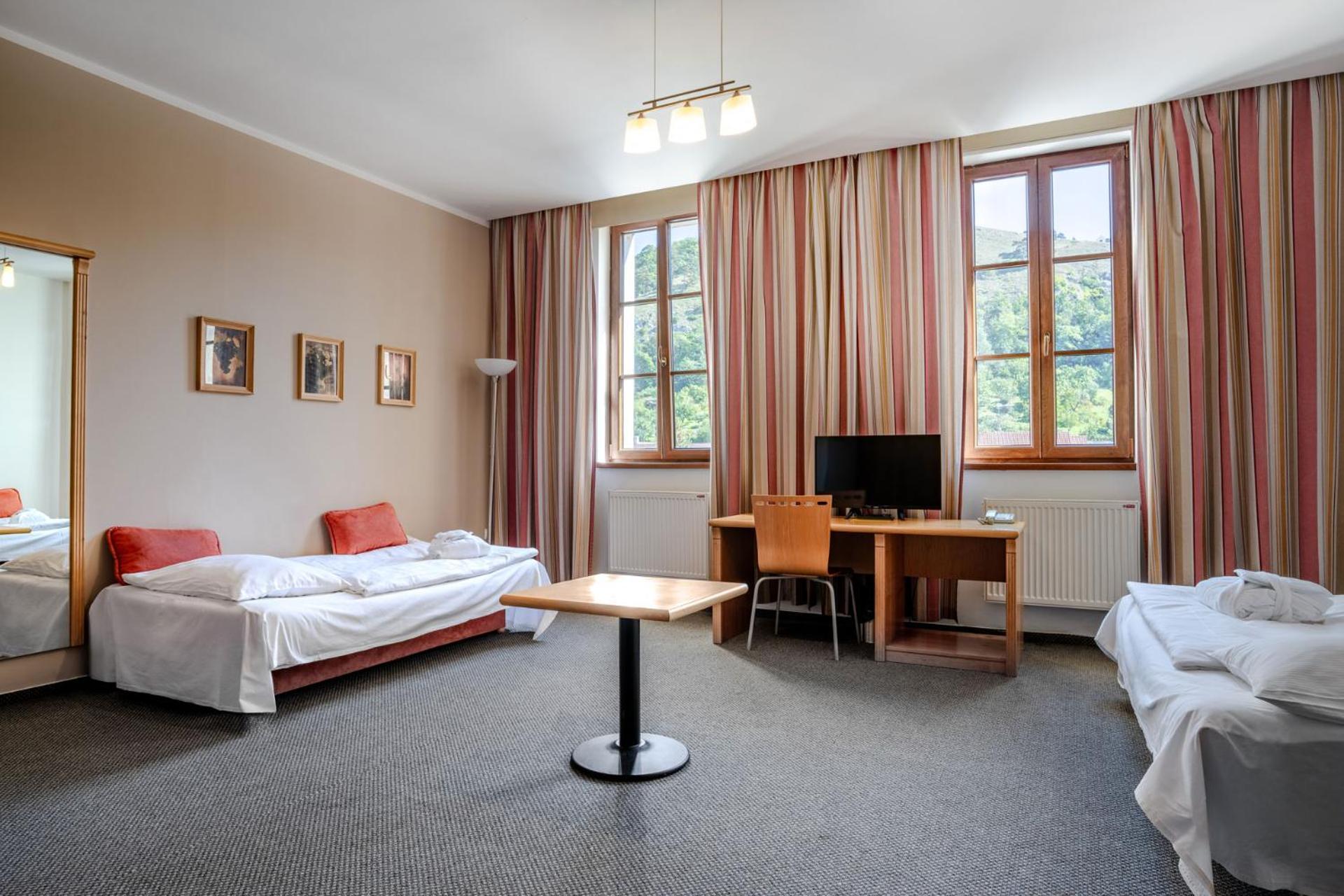 Hotel Galant Mikulov Ngoại thất bức ảnh