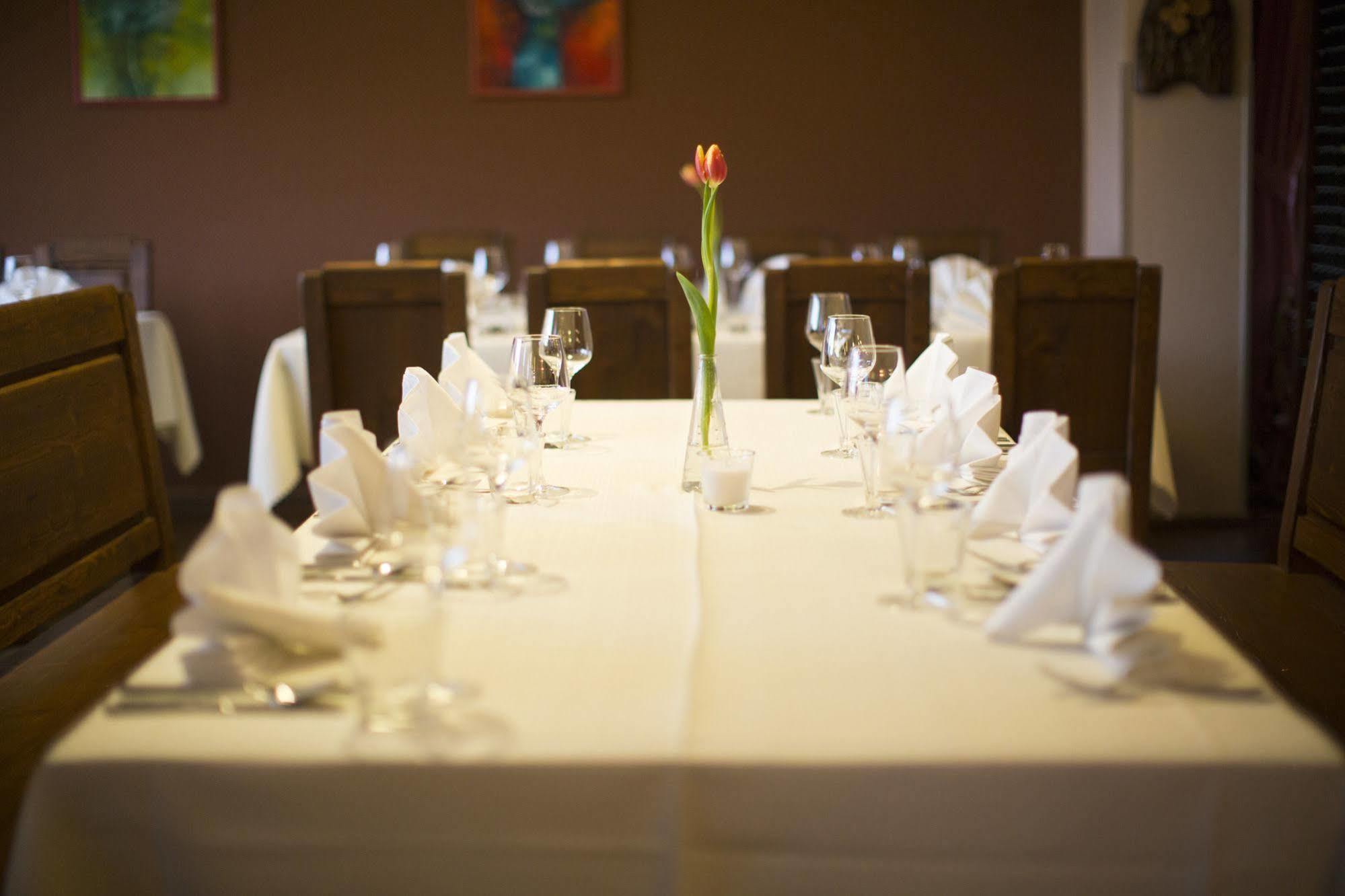 Hotel Galant Mikulov Ngoại thất bức ảnh