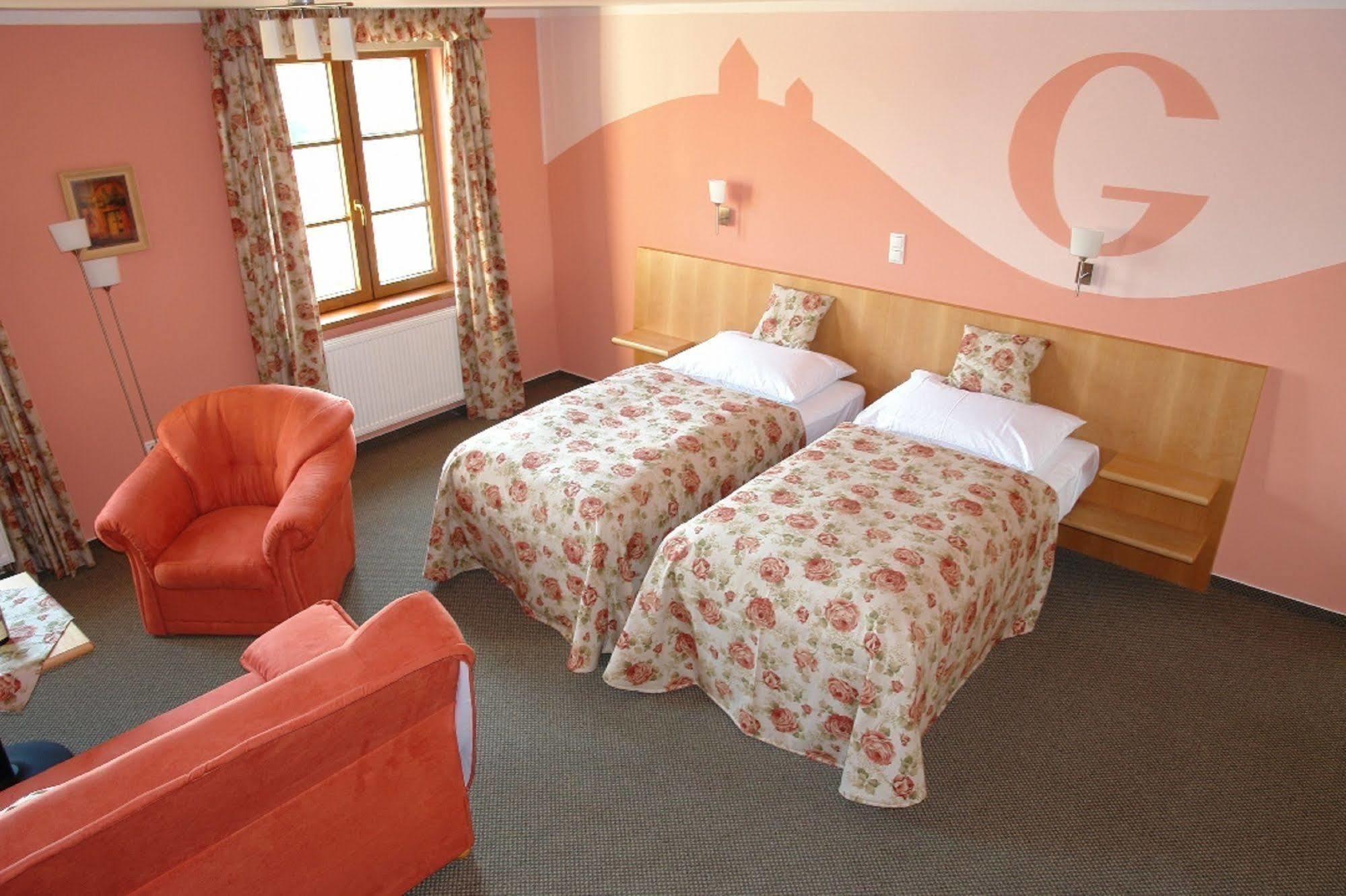 Hotel Galant Mikulov Ngoại thất bức ảnh